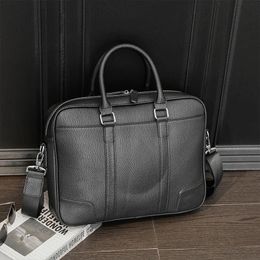 Briefcases 2022 New Men's bag Business office briefcases Brand Leather Handbag Large capacity Laptop bag male Solid Black Tote