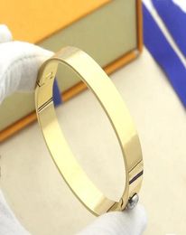 Fashion womens cuff bracelets designer style letter pattern trend handcuffed Bracelet temperament with high quality9056552