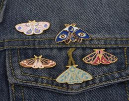 Women Insect Series Clothes Brooches Butterfly Moth Model Drop Oil Pins European Alloy Moon Eye Enamel Cowboy Backpack Badge Jewel6777323