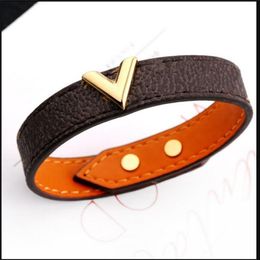 pu titanium steel material neutral decorative bracelet luxury designer jewelry women bracelets v bracelet mens bracelets278P