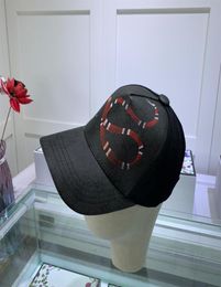 Designers Mens Baseball Caps Tiger Head Hats bee snake Embroidered bone Sun Hat Sports mesh Cap9191448