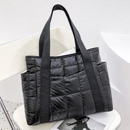 Bags UNIXINU 2022 Winter Hit UltraLight Warm Women's Tote Bag Designer Quilted Female Shopper Shoulder Bag Nylon Ladies Handbags