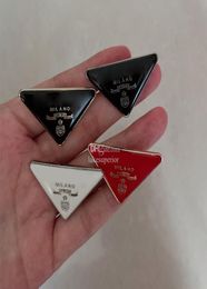 Metal Triangle Letter Brooch Women Men Letters Brooches Suit Lapel Pin Fashion Jewelry7433143