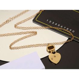 Heart Necklace Designerr Women Men Double Letter Retro Vintage Pendant Necklace Plated Gold Chain Men Inlaid Green Pink Crystal Fashion Designer Jewellery