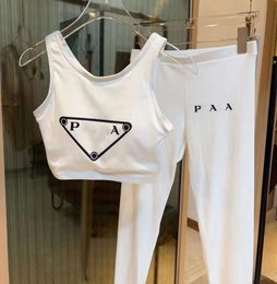 Womens Tracksuits Yoga Outfits Seamless Set Fashion Designer Gym Sports Clothes Printing Letters Casual Jogging Running Breathable Woman white Sweat Suits 151