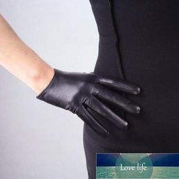 Women039s short design sheepskin gloves thin genuine leather gloves touch screen black motorcycle glove R630 Factory expe7536016