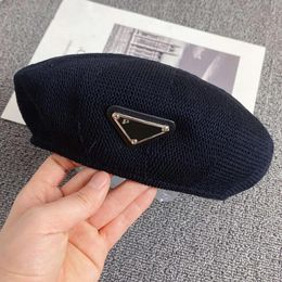 Caps 2023 High Quality Ball Caps Inverted Triangle Ice Silk Beret British Vintage Thin Knitted Artist Summer Mesh Bud Straw Flat Top Ha