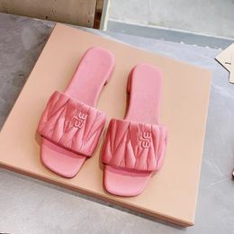 Designer Miumium Sandal Women Slippers Sandals Flat Slides Eagle Head Flip Flops Summer Genuine Triangle Leather Outdoor Loafers Bath Shoes Beachwear Slipp E4c
