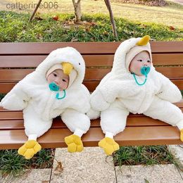 Sleeping Bags Cute Cartoon Baby White Goose Sleeping Bag Autumn and Winter Newborn Baby Onesie Starfish Holding Quilt Warm Crawling ClothesL231225