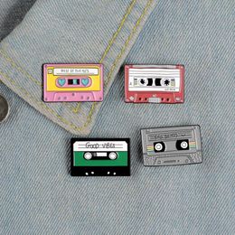 Creative European Cartoon Brooch Whole Enamel Tape Design Student Badge Christmas Gift Unisex Music CD Brooches Pins Ornaments8144537