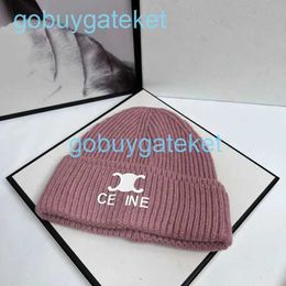 Luxury Hat Designer Knitted Beanie Hats Winter Cap Women's Woollen Letter Cl Autumn/winter Fashion Brand Hip Hop Thickened Men's Hat EOB4