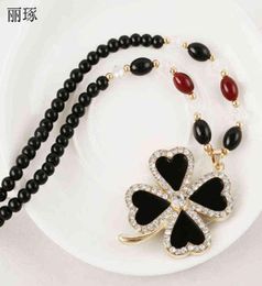 Korean Fashion Lucky Fourleaf Clover Pendant Long Necklace Female Inlaid Crystal Zircon with Beaded Jewelry5384748