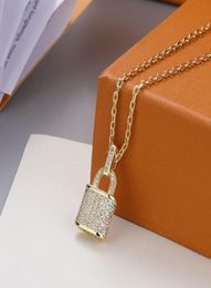New Luxury Necklaces Jewelry Ladies Men Designer Elegant Fashion Exquisite Pendant Silver Chain Necklace Gold Lock Pendant High Qu4463246