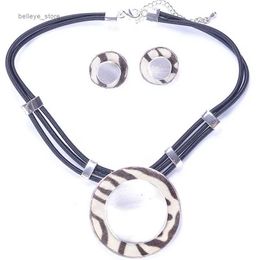 Pendant Necklaces Brand Jewelry Sets Brushed Plated Round Pendant With Fur Silk Rope High Quality Brand Jewelry SetsL231225