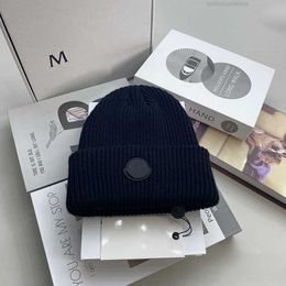 New High Quality Knitted Hat Woollen Style in Europe and America Windproof Warm As a for Family Couples Optional Packaging Box