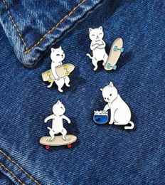 Black And White Cat With Skateboarding Model Brooches Unisex Cartoon Alloy Enamel Animal Lapel Pins European Children Sweater Bags2560161