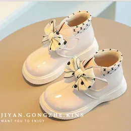 Boots Girls 2024 Spring And Autumn Bow Soft Sole Genuine Leather Middle Big Children Short Princess Baby Shoe