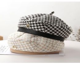 Designer Berets Women Letter Luxury grid Hat Beret Lady Outdoor Cap Travel Warm Winter Windproof Vacation Bonnet Caps1505437