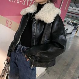 Vintage Winter Leather Jacket Women Black Biker Coat Female Windbreak Lamb Fur Collar Thick 231225