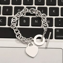 Luxus -Designer -Armband 100% 925 Sterling Silber Klassiker Key Heart Armband Geschenk Exquisite Hochzeit Womans Armband Schmuck Geschenk