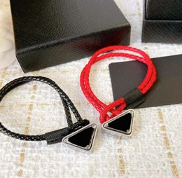 Womens Clover Bracelet Designer Mens Leather Bracelets Classic Jewellery Luxury Casual p Women unisex Bracelets Fashion Triangle Pen3661840