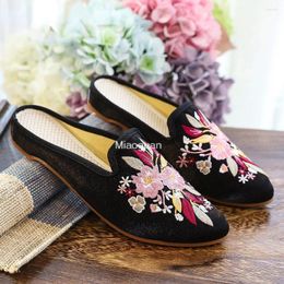 Slippers Autumn Velvet Coating Cotton Fabric Women's Pointed Toe Flats Mules Comfortable For Ladies Embroidered Shoes
