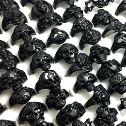 Bulk lots 50pcs Styles Mixed Black Plated Skull Skeleton Gothic Ring Whole Man Boy Punk Cool Rocker Metal Rings New Arrival Je208C