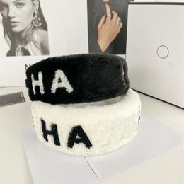 2022 Winter FUR Headbands Autumn Wool Hair Hoop C-Letter Headband Black White Colours HairJewelry Outdoor Top Headwear356G