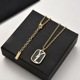 Designer Letter Necklace Pendant For Men Womens Gold Chain Necklaces Luxury Fashion Women Jewelry Mens Unisex Chin Necklaces 220722955