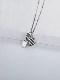 Luxury designer necklace street fashion trend glamour stripe high quality necklace boutique gift Jewellery suitable for men and wo481894261