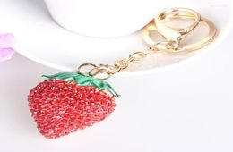 Keychains Strawberry Red Lovely Charm Pendent Pendant Crystal Purse Bag Car Key Ring Chain Jewelry Gift Fruit Series Fashion Enek28785525