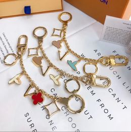 Keychains Lanyards Luxury Designer Husband Keychain Fashion Classic Brand Key Buckle Flower Letter Chain Handmade Gold Mens Womens Bag Pendant