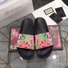 Womens Mens Designers Slippers Slides Fashion Luxurys brand Floral Slipper Summer Beach Shoes Loafers Gear Bottoms Sliders Leather Rubber Casual Flats Sandals D21