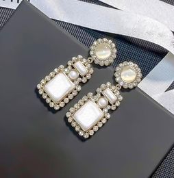 Luxury retro chandelier earrings gold jewelry designer for women full diamond pearls round perfume bottle pendant vintage earring 3471558