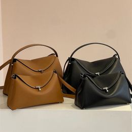 Black Or Brown Women T-lock Buckle Real Leather Bag Classic Small Handbag Ladies Fashion Large Capacity Messenger Bags 231226