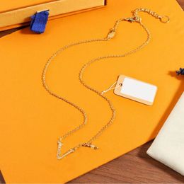 Luxury Brand Designer Pendants Necklaces Stainless Steel Letter Choker Pendant Necklace Beads Chain Jewellery Accessories Gift