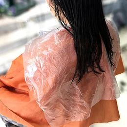 Aprons 200Pcs Disposable PE Waterproof Apron Cut Perm Dye Hair Cape Gown Antistatic HomeWrap Hairdressing Cloth