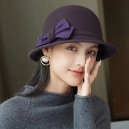 Winter Hat for Women 1920s Gatsby Style Flower Warm Wool Fedora Winter Cap Ladies Church Hats Cloche Bonnet Femme Felt Fedoras 231225