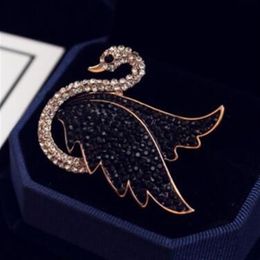 New fashion creative ladies swan zircon brooch personality ladies high quality diamond brooch luxury jewelry181T