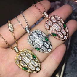 Luxury Fashion Cool Emerald Eyes Full of Diamonds Snake Head Pendant Necklace For Women Personality Classic Fine Brand jewelry