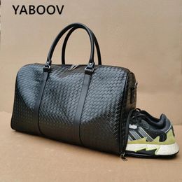 Briefcases New Knitted Travel Bags Men Fitness Handbag Large Capacity Shoulder Bag Travel Tote Luggage Male/Female Trip Bag