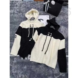 Women's Sweaters Designer 2023 Winter New Black and White Contrast Design Zipper Towel Embroidered Letter Sweater Cardigan Women's Style Age Reducing Top RSOH