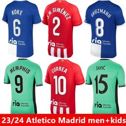 Maglie da calcio Memphis 23 24 A due passi M. Llorente Correa Camiseta Shirt calcistici uomini bambini Griezmann R. Carrasco de Paul Atletico Madrids 120 ° anniversario