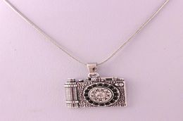 Antique Silver Zinc Studded With Sparkling Crystals Camera Crystal Travel Pendant With Chain Necklace Jewelry1465708