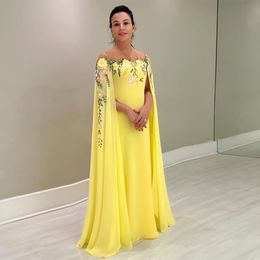 Yellow Flower Appliqued Mother Of The Bride Dresses Long Sleeves Wedding Guest Dress Floor Length Sheer Bateau Neckline Chiffon Plus Size Evening Gowns