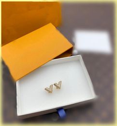 2022 Women Classic Designer Pendant Charm Earring Gold Love V Necklace With Box Fashion Luxury Jewelrys Dimond Letters Simple L Ea2972723