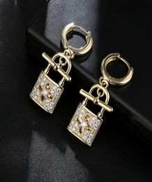 Lock Key Hollow Four Leaf Stud Earring Copper Brass Baroque Royal Women Wedding Jewelry1857015