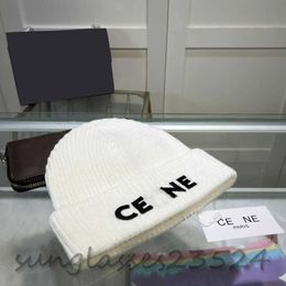 Sets Designer beanie Luxury winter beanies women ear protection warm windproof hat fashion casual beanie outdoor travel ski wearable be