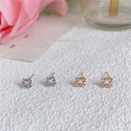 New exquisite diamond earrings small and simple hollow diamond earrings s925 silver needle pierced Valentine's Day gift of high-end jewelry.