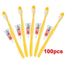 100Pcs Disposable el Toothbrush Portable Travel Toothbrush With Toothpaste Kit Oral Care Teeth Cleaning Brush 231225
